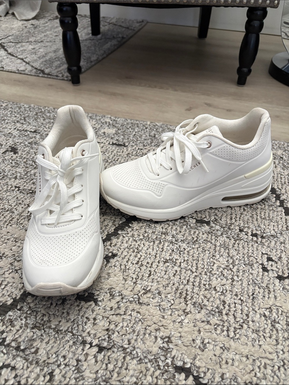 Skechers White Women's Athletic Platform Sneakers Air Cooled Memory Foam Size 8